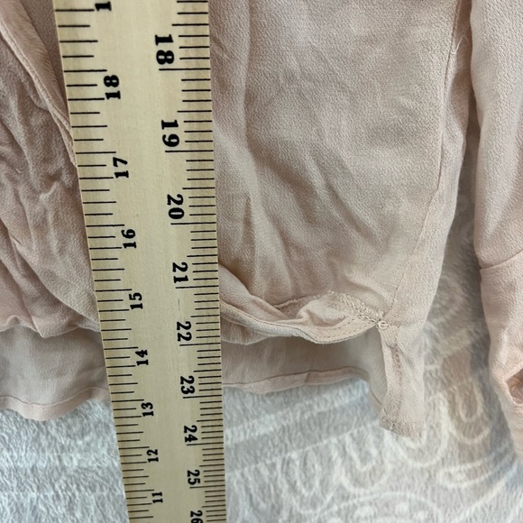 LACE EMBROIDERY LAZER CUT BEAUTIFUL PALE PUNK M MEDIUM TOP BLOUSE SEXY V 770 EUC - Picture 8 of 12